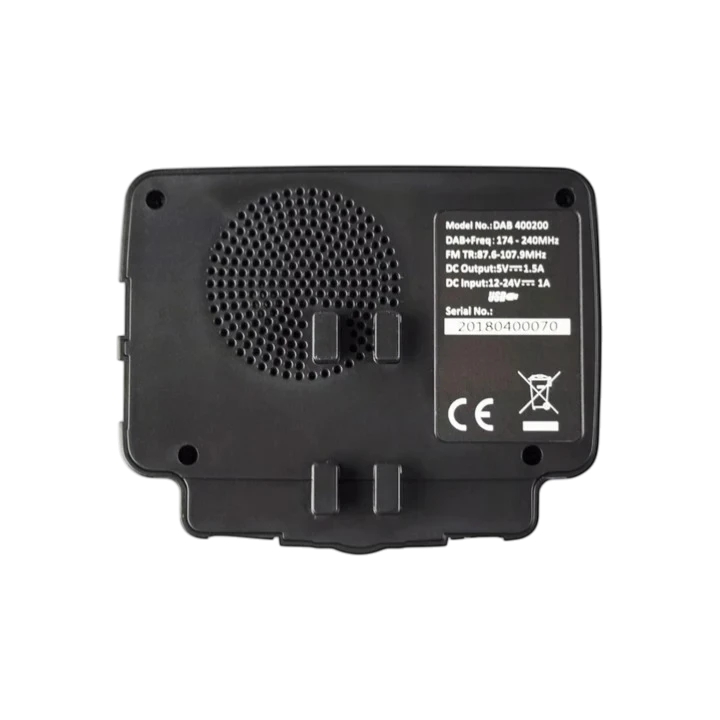 Rückseite eines digiDAB DAB+ FM Transmitters mit integriertem Lautsprecher, Montagehalterung und technischen Angaben für digitalen Radioempfang im Auto.